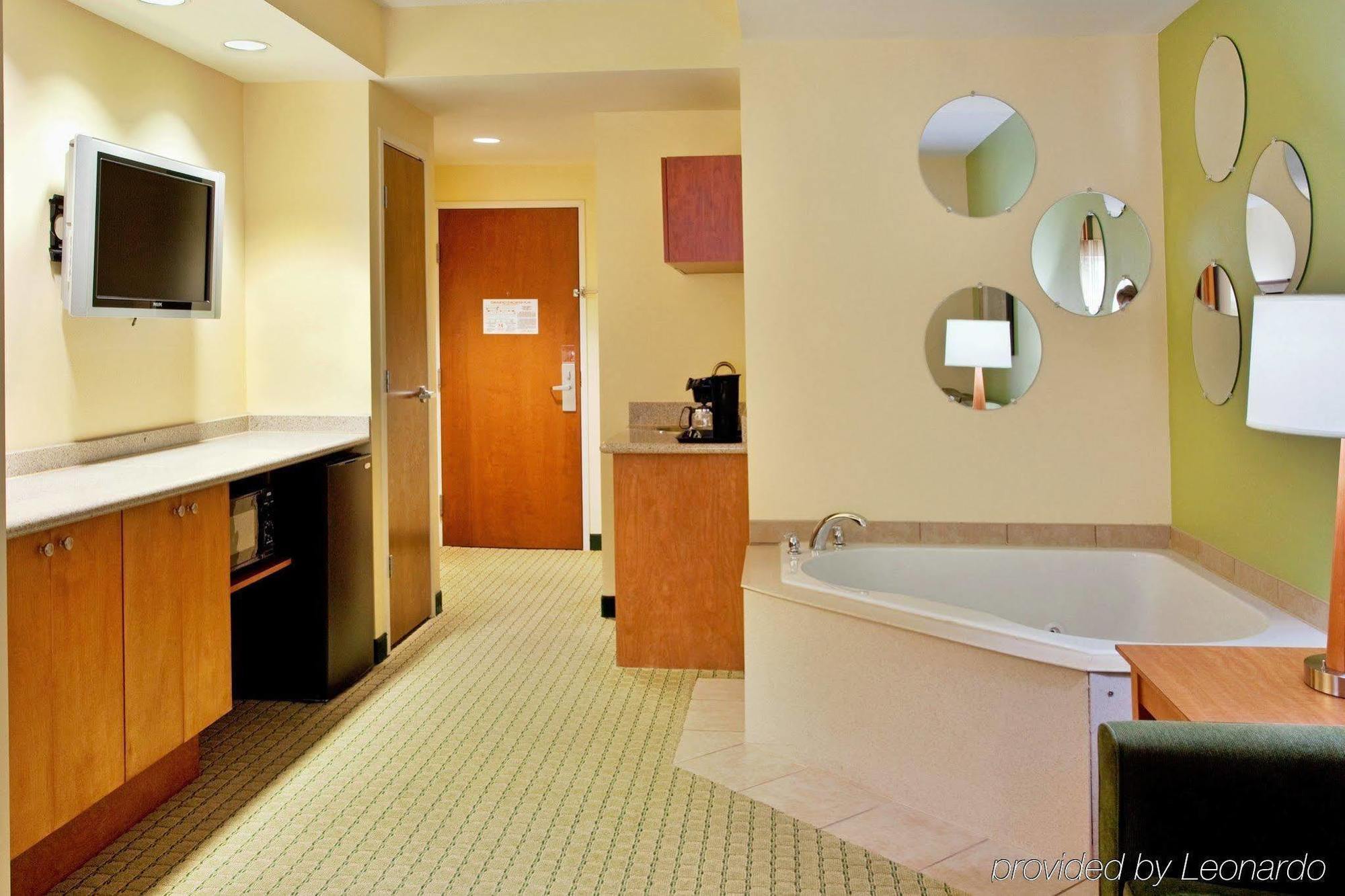 Holiday Express & Charleston - North By Ihg Hotel North Charleston